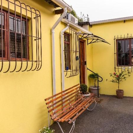 Monica'S Cottage Йоханесбург Екстериор снимка